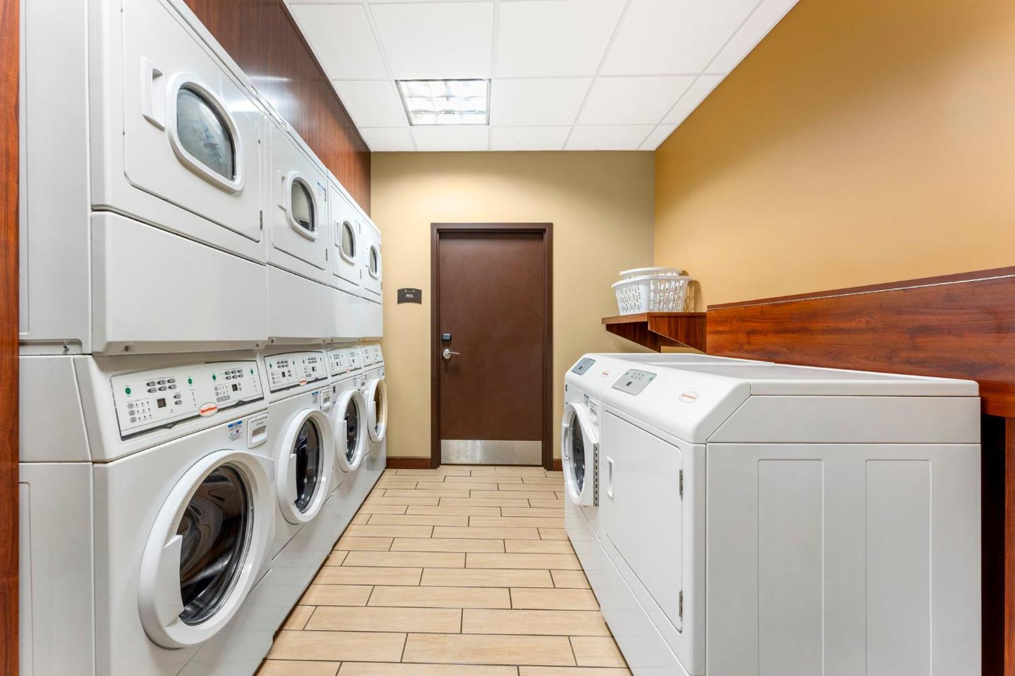 Warrendale Staybridge Suites - Pittsburgh-Cranberry Township By Ihg מראה חיצוני תמונה